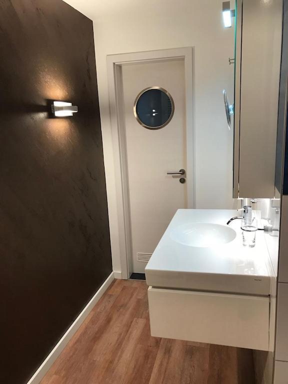 Exclusive Fewo In Warnemuende, 150M To The Beach, 2 Bathrooms, 2 Bedrooms, Sauna, Wifi And Much More. Rostock Zewnętrze zdjęcie